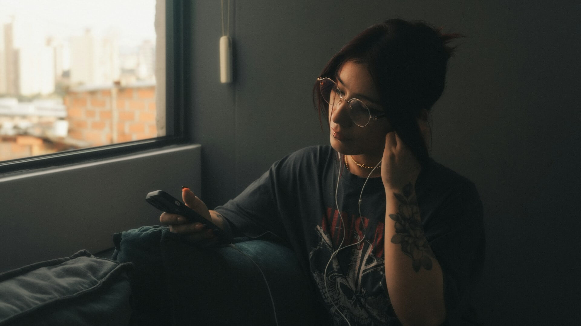 Limerence vs. Love: How To Tell If It's a Crush or an Obsession